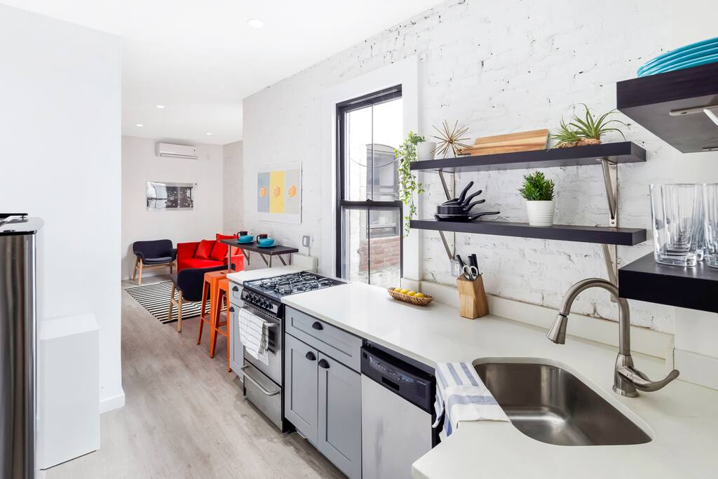 Dining/Kitchen