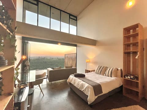 The Hidden Lookout (Green Room)