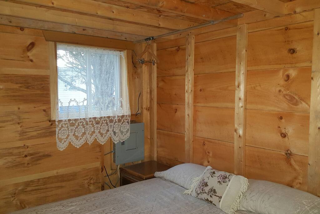 Private Bedroom with queen size bed.