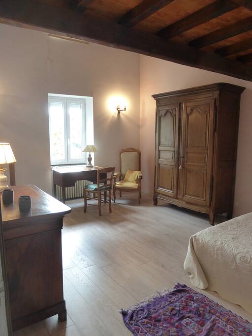 la grande chambre avec mezzanine