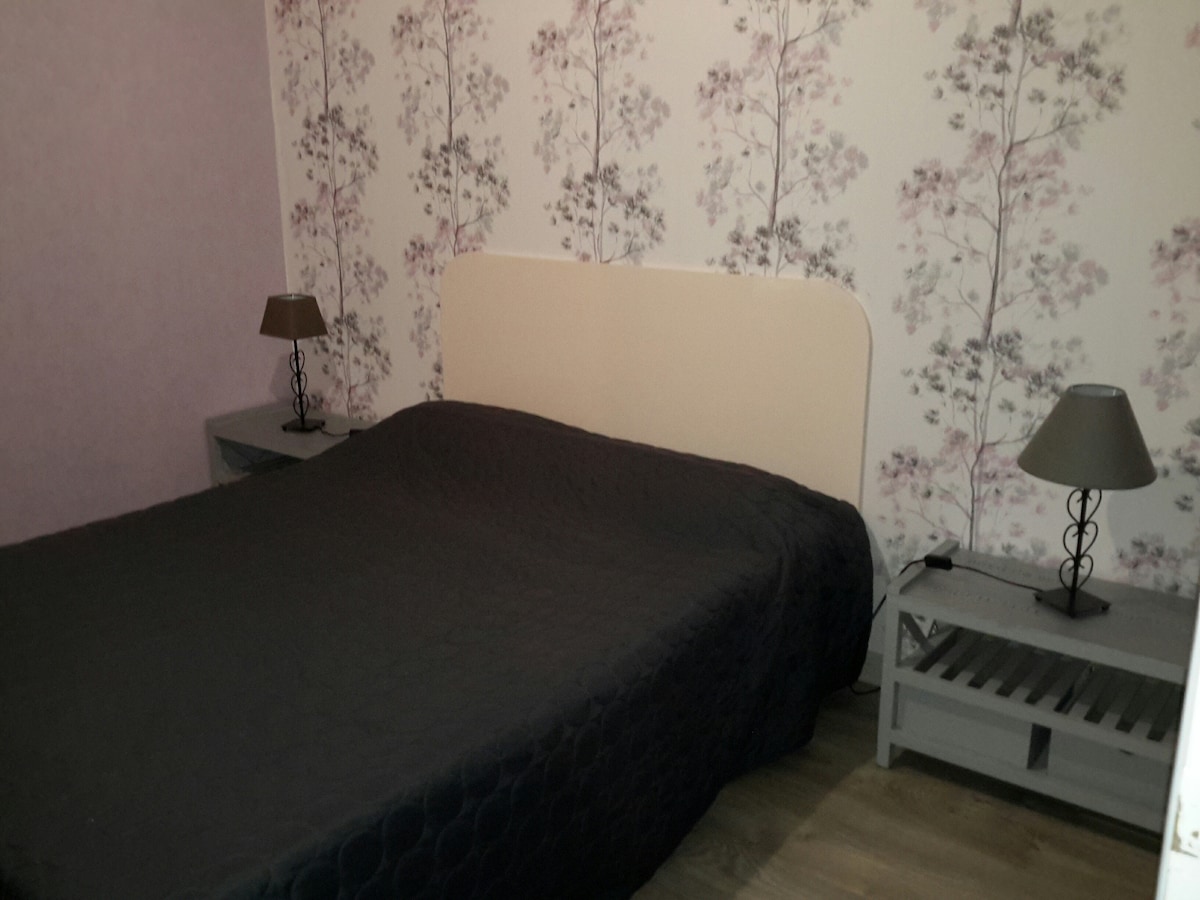 chambre lit 1.40 plus placard