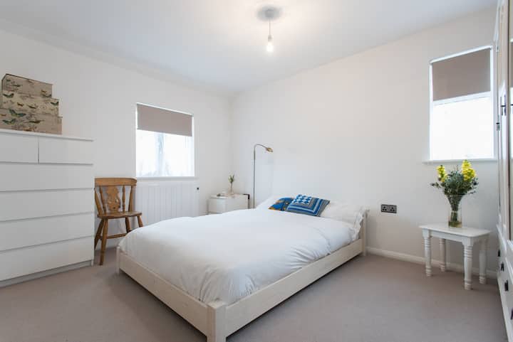 Perfect 1br Stay For 3 | 1.5 Bath + Prime Comfort - Londres