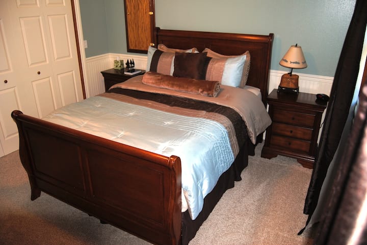 楼下的卧室是一个宁静的度假胜地