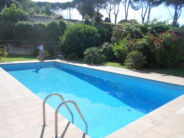Villa con piscina e camino Roma Eur