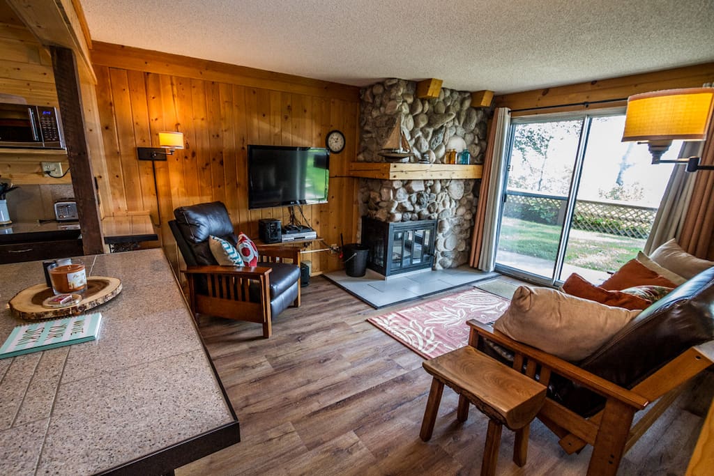 Located in east wing of Chateau LeVeaux this unit was gut renovated in 2015.