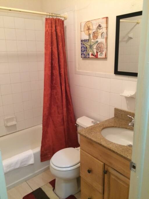 bathroom connected to 1st bedroom
