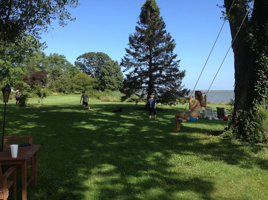 Fun FamilyFriendly Chesapeake Waterfront Cottage Houses for Rent in Deale, Maryland, United