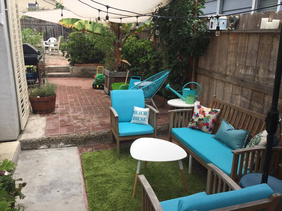 Private garden and a large backyard. BBQ & fire pit!