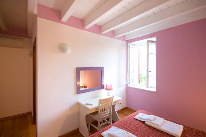 Ორადგილიანი ფლიგელი ცალკე სააბაზანოთი