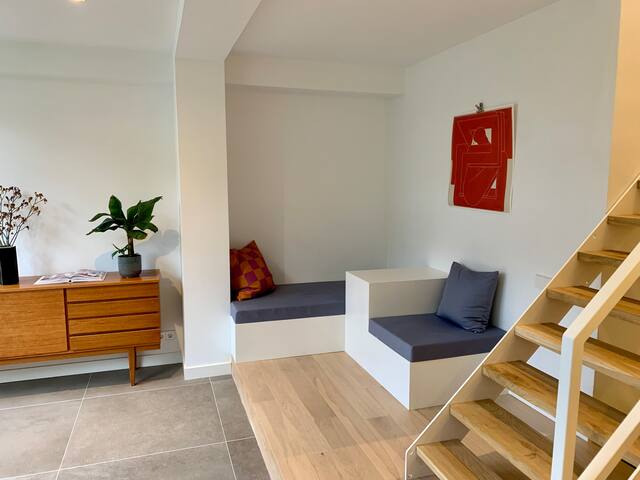 3 bedroom design apartment in Amsterdam Zuid gallery image 4
