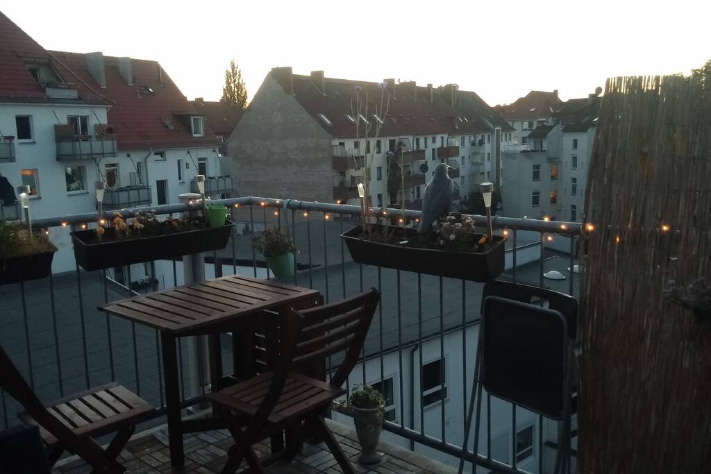 Abendlicher Blick vom Balkon.