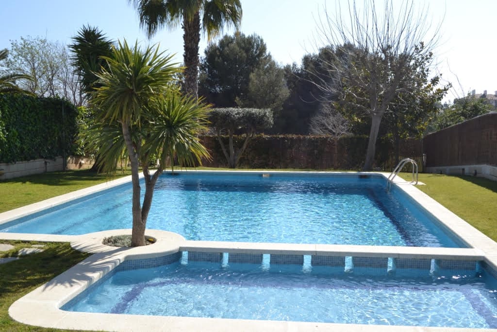 swimming-pool