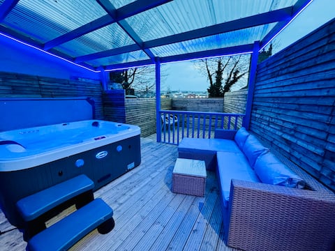 Luxury Hot Tub Retreat Derry City
