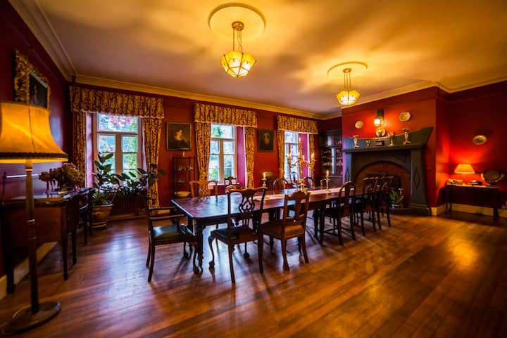 Castle dining room