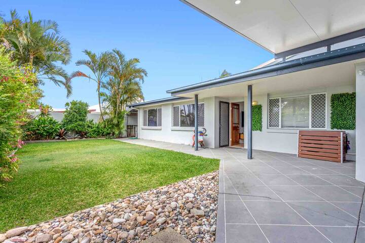 Dog & Family Friendly, Beach, Pool & Billiards gallery image 3