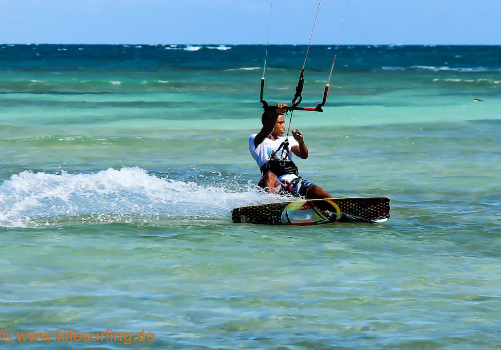 Kitesurfing/ Kiteboarding Dominican Republic Buen Hombre kite beach, beach camp-hotel and kiteclasses