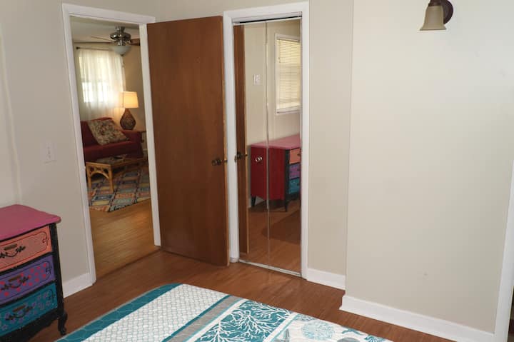 Bedroom 2, Queen bed and ensuite bathroom