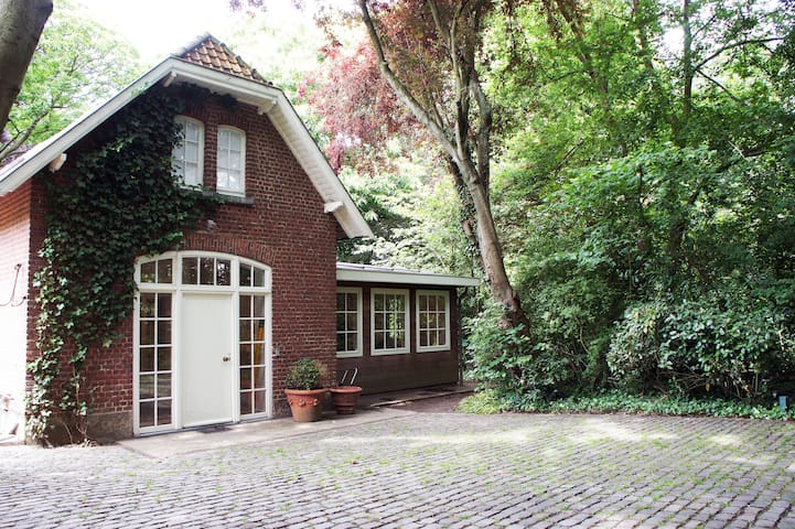 Charming cottage in a green scenery