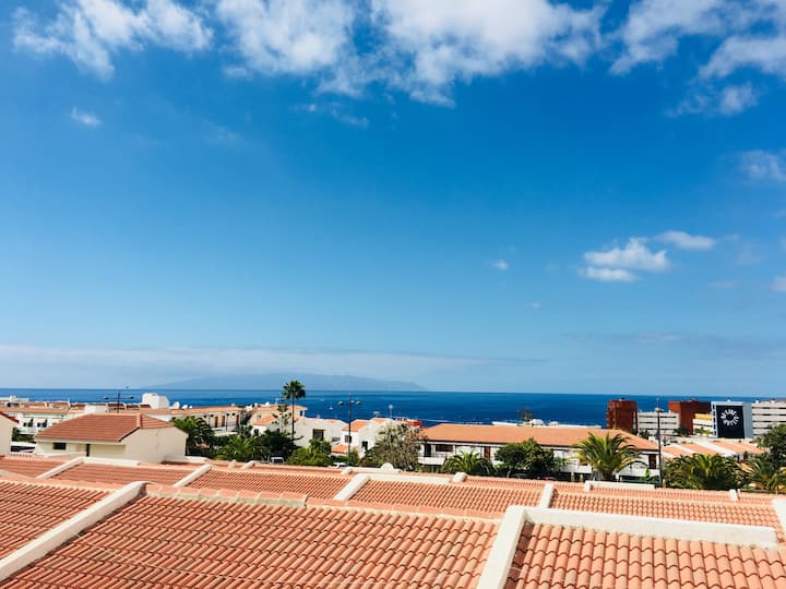 Oceanview Sunny 3-bedroom House, 300m To The Beach - Teneriffa
