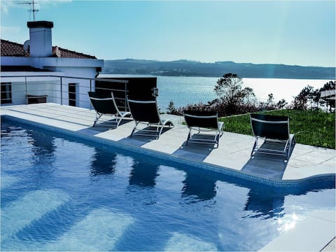 Villa d'el Rei - lagoon and ocean views, pool