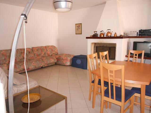 Villa con piscina e camino Roma Eur gallery image 3