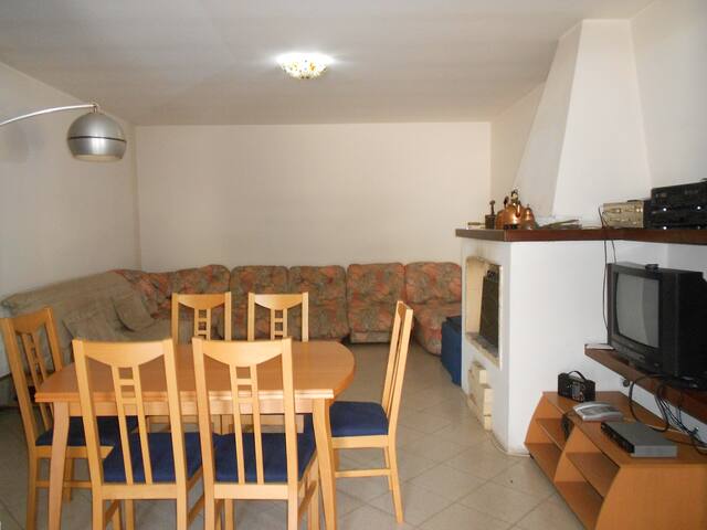 Villa con piscina e camino Roma Eur gallery image 4