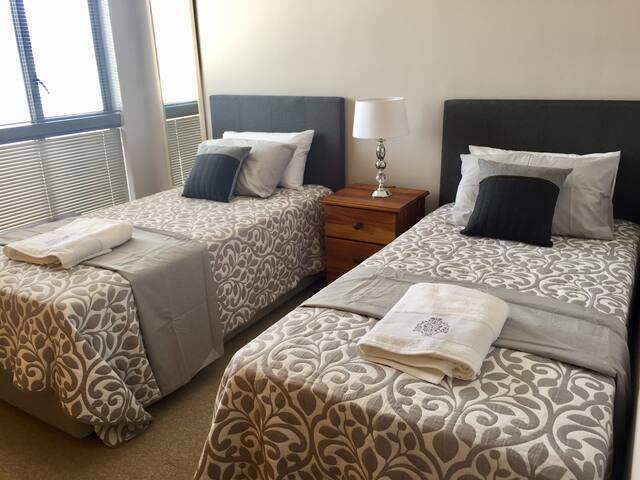 Hibernian 1103 gallery image 4