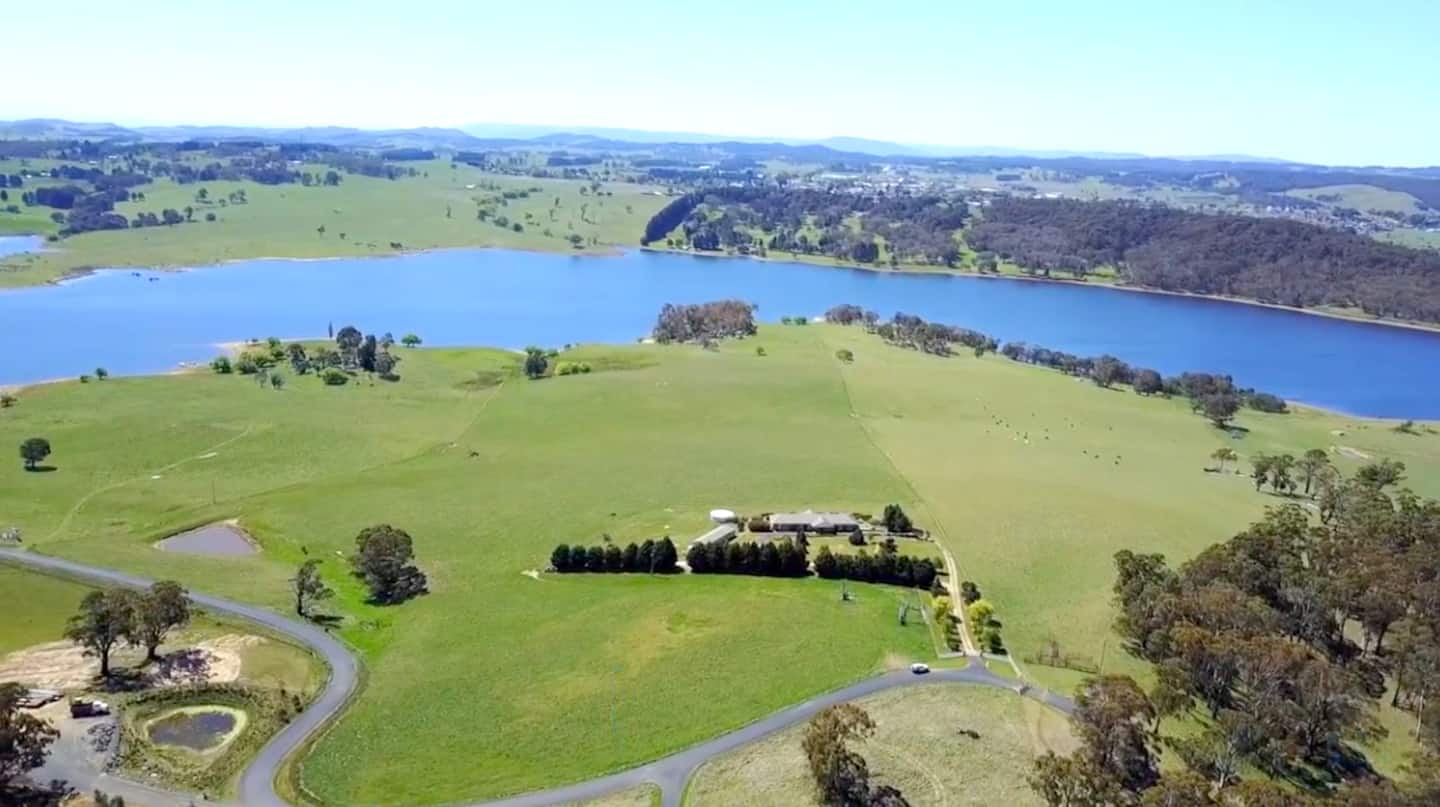Aerial view of Lakeview Ridge beside Lake Oberon