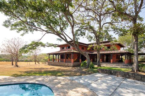 Atenas, Costa Rica/Villa Tabebuia