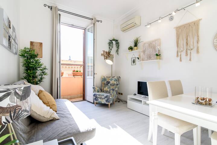 White Napoleone Apartment gallery image 5