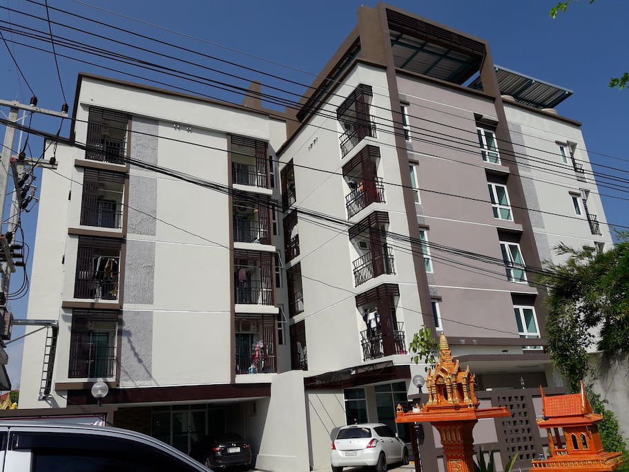 Anna Apartment