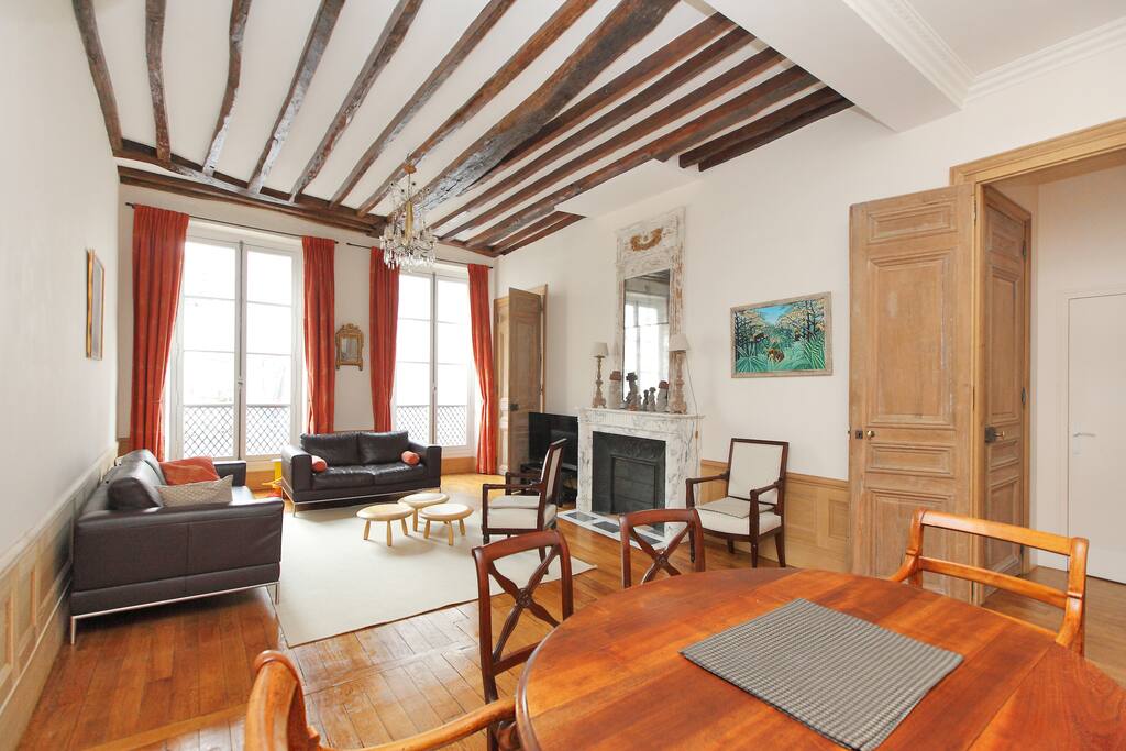 Large living room (40 m²)