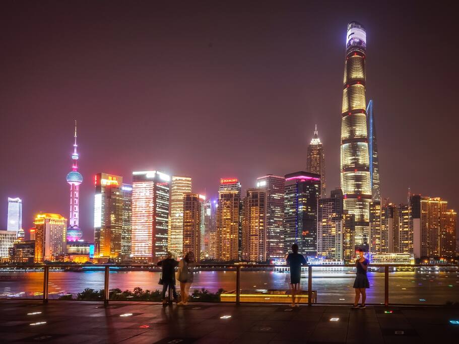 外滩夜色下的艺术作品 复星艺术中心空中数字花园 上海旅游攻略 尽在airbnb爱彼迎 外滩夜色下的艺术作品 复星艺术中心空中数字花园 上海旅游攻略 尽在airbnb爱彼迎