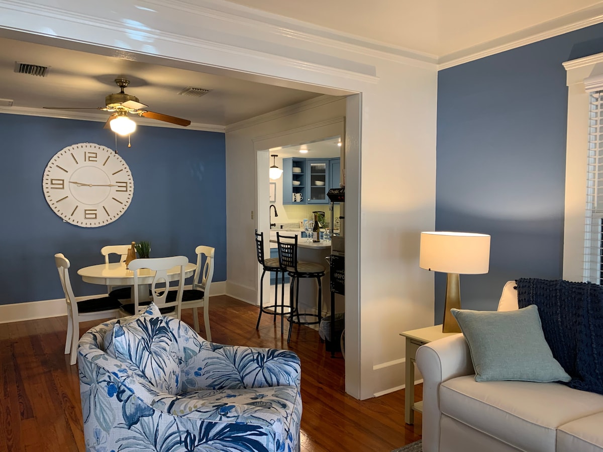 Top Airbnb: Cooper Cottage: Cozy, Convenient and Comfortable in Tarpon Springs