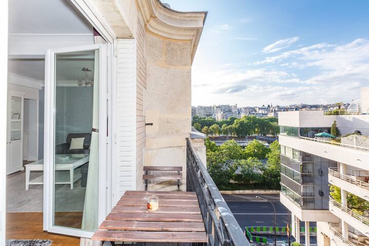Charming Parisian Flat with views on Eiffel Tower