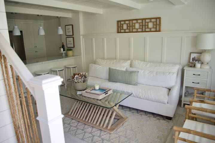 Exquisite Carpinteria Beach Cottage