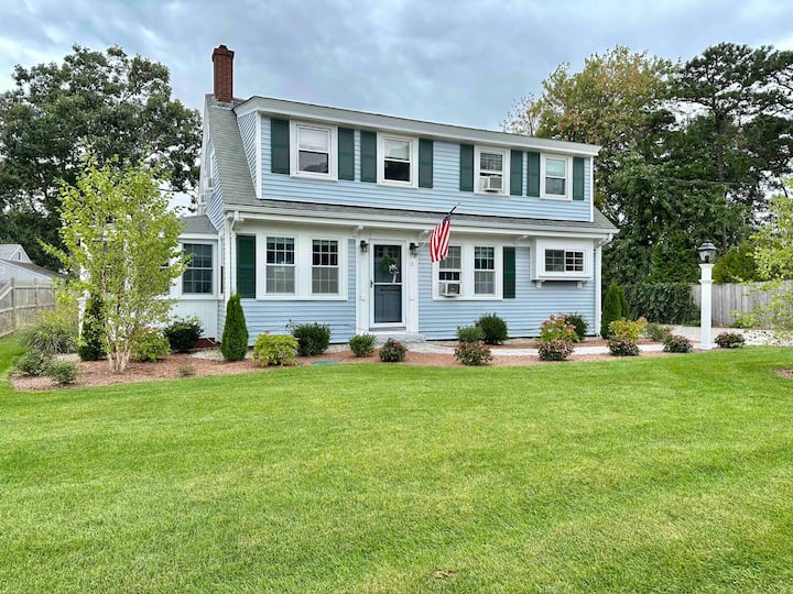 Spacious Dennisport 5 Bed Charmer Walk to Beach! Houses for Rent in