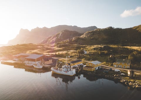 Arctic Coworking Lodge - Capsule dorm Coliving