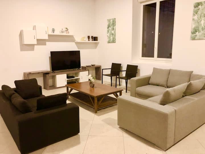 Maison Loft De 210m2 Avec Salon Spacieux De 125m2 - Bondoufle