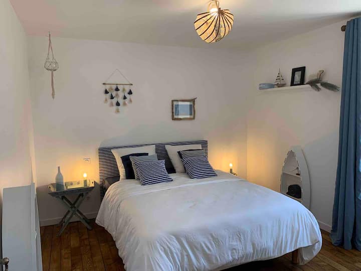 Habitación El mar víspera
Lado de la calle