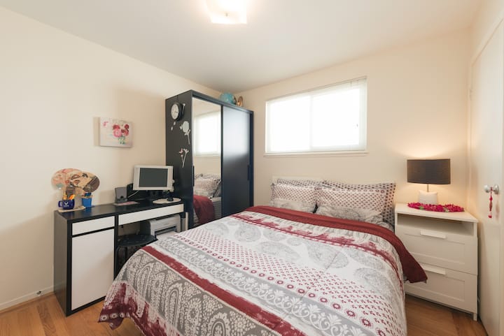 Slaapkamer 3 met werktafel