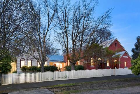 Group Escape - Sunday House, Converted Church 3463