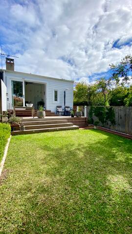 Coastal Style Home Walk to Beach Shops Restaurants gallery image 2