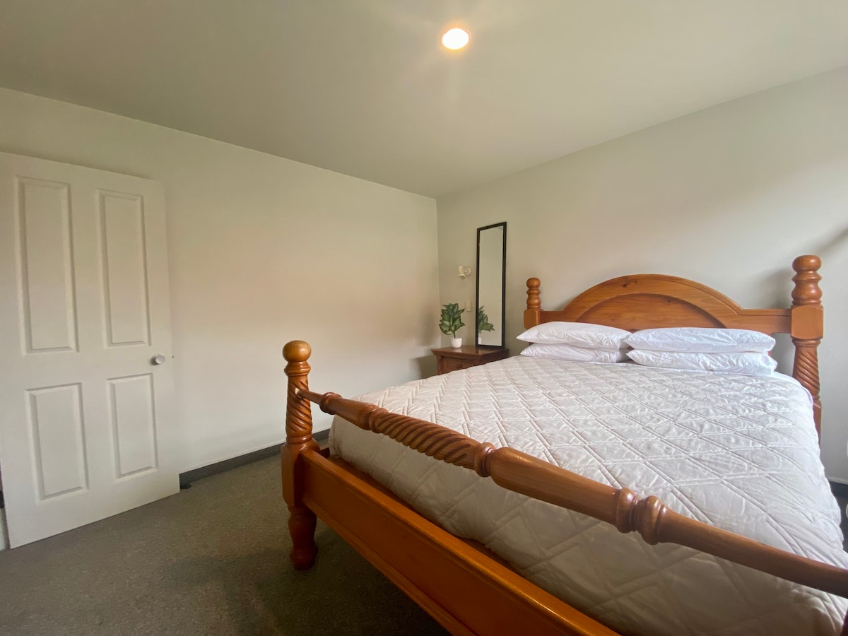 חדר שינה ראשי קווין סייז 1