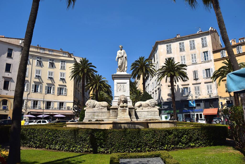 Place Fosch (marché central )