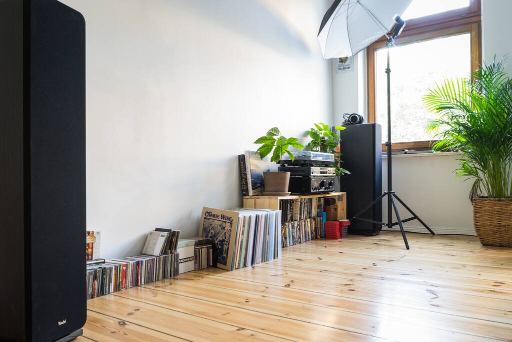 Living Room - Audio