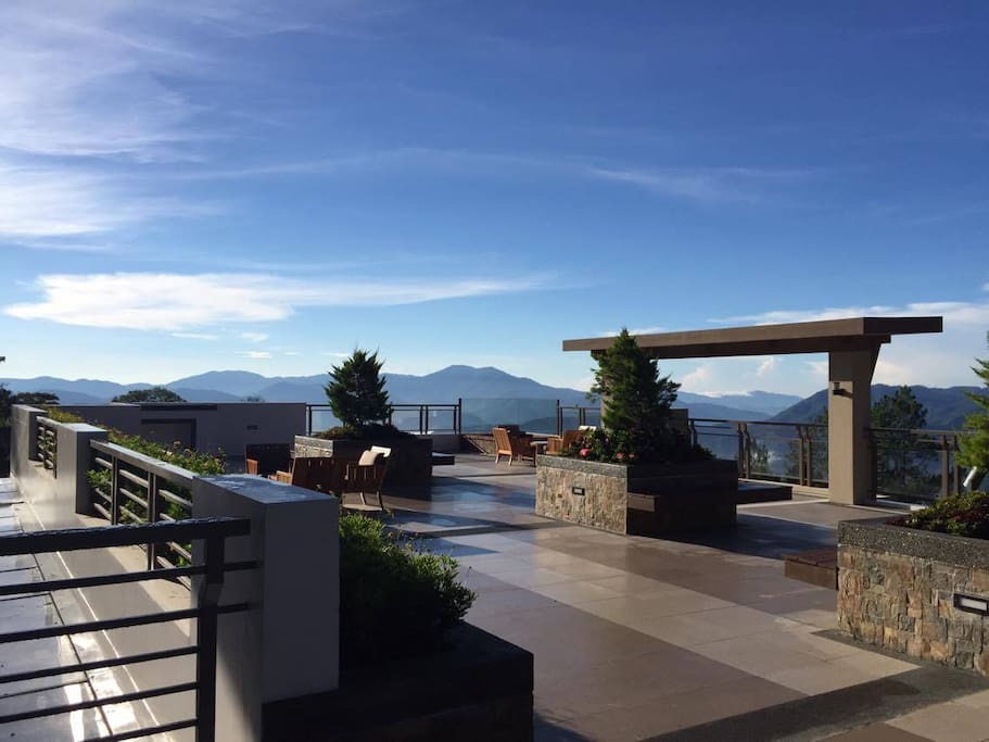 Unparalleled vista of the Cordillera mountain range from the coffee shop