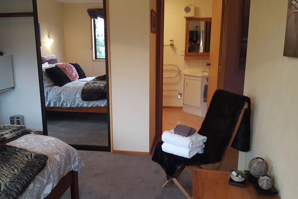 The Rose Room has an ensuite bathroom with top quality towels and complimentary toiletries