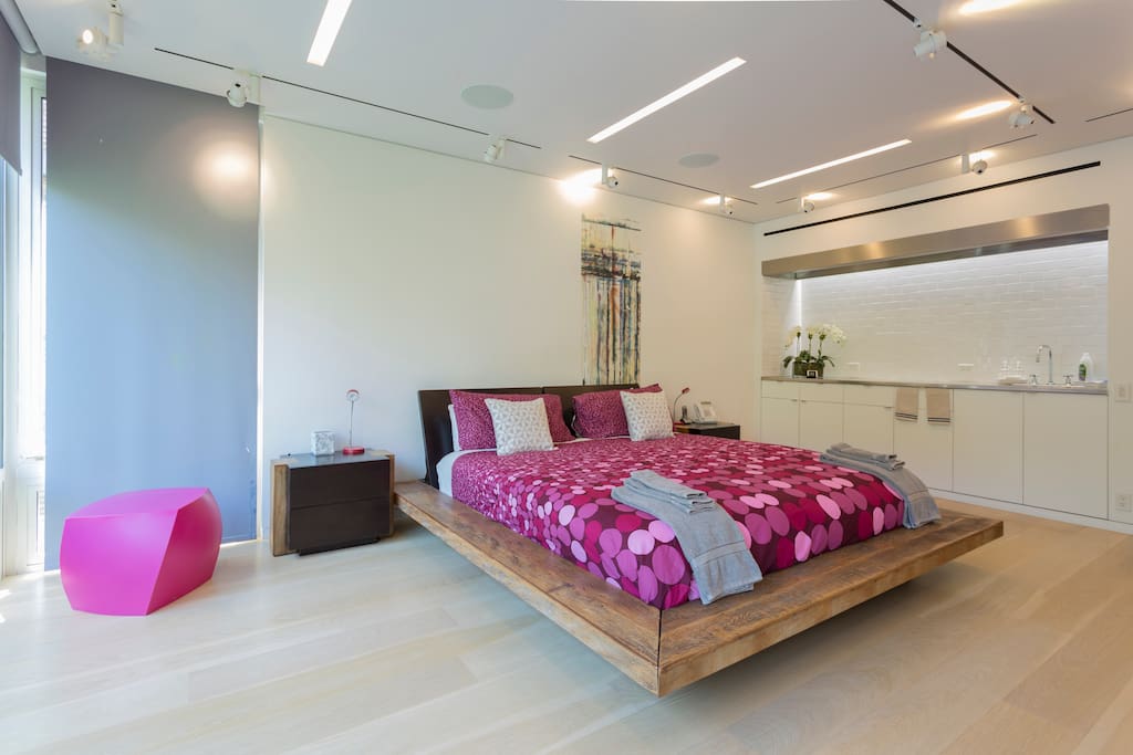 As you can see, the room gets tons of sunlight.