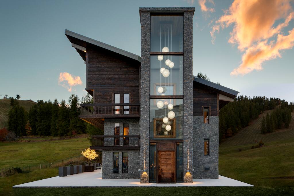 Ski in, ski out, prime location on the slopes of Valberg